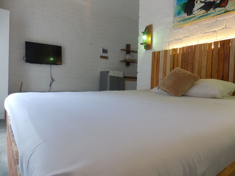 Serviced Apartments By Eco Hotel Bohol Панглао Екстериор снимка